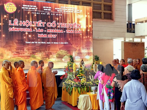 cambodia laos myanmar thailands traditional new year festival marked in hcmc