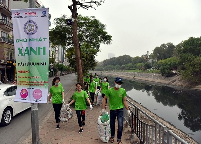 green sunday campaign attracts youth to clean the environment