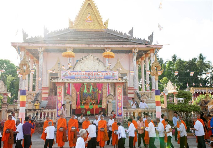 Photo: Khmer New Year Festival wishes for lucks