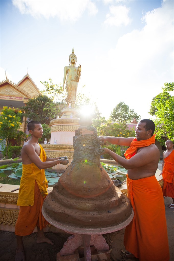 Photo: Khmer New Year Festival wishes for lucks