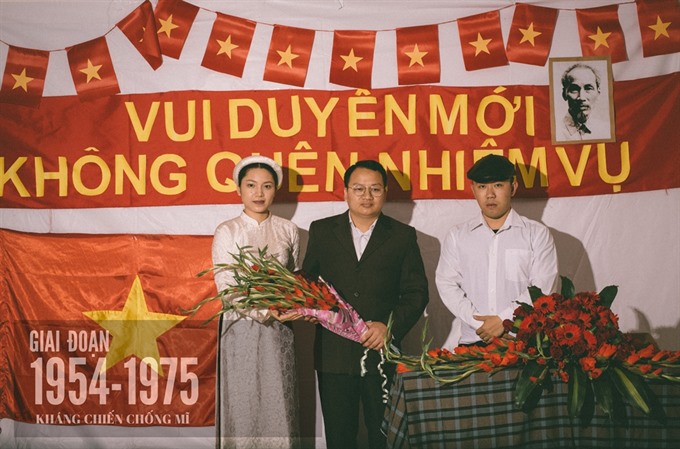 Vietnamese wedding costumes over past 100 years in a photo collection
