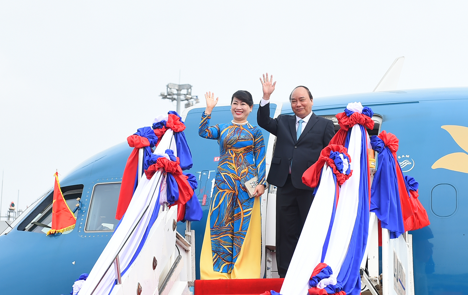 Prime Minister and spouse begin Laos visit