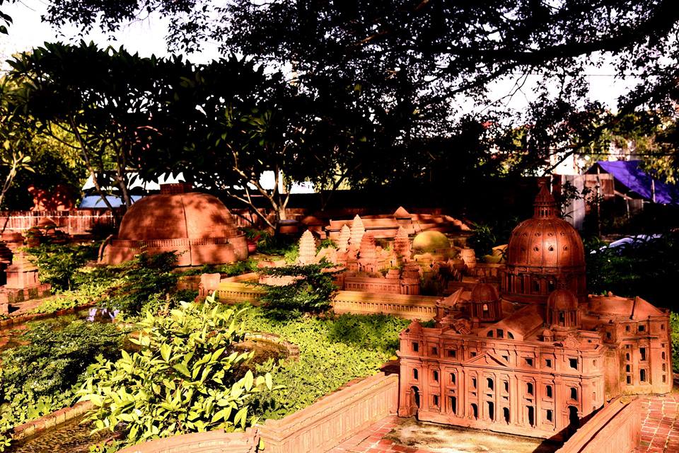 Visiting wonders of the world at Thanh Ha Terracotta Park