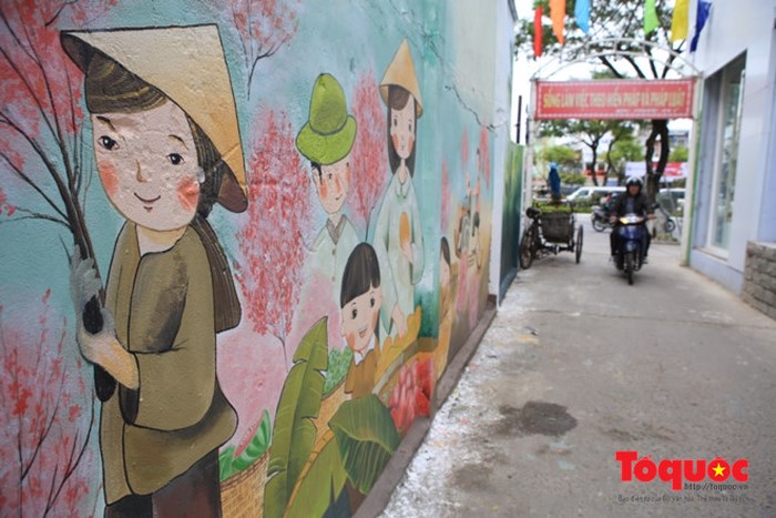 mural paintings stir quiet valley in da nang