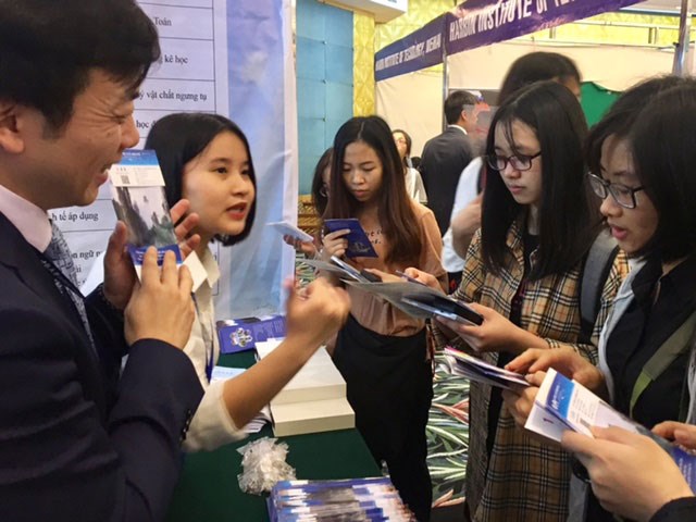 forum spotlights vietnam china university education