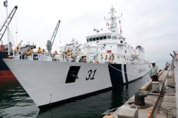 indian patrol vessel docks in da nang city