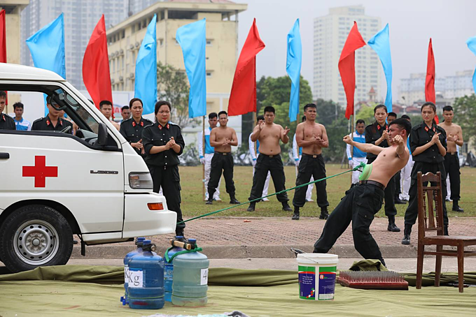 Special response team of police put on astounding show of strength