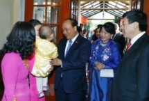 Prime Minister meets overseas Vietnamese in Europe