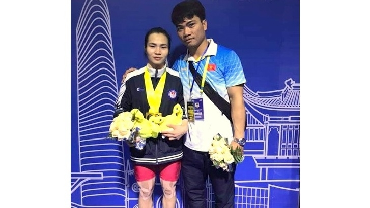 Vietnamese female weightlifter wins three golds at continental championships