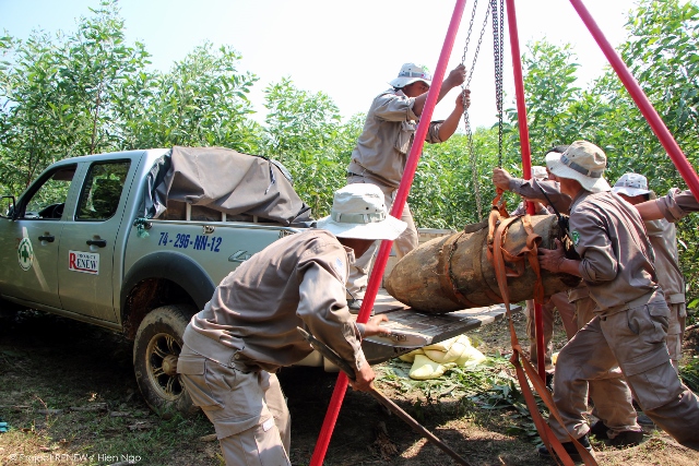 750-pound bomb safely detonated in Quang Tri province
