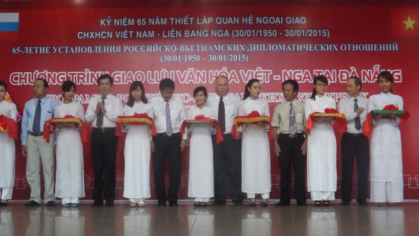 a vietnamese russian cultural exchange in da nang