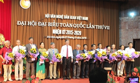 Prof. To Ngoc Thanh re-elected as Chairman of Vietnam Folklore Arts Association