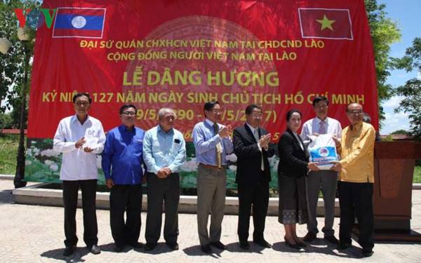 ceremony marked president ho chi minhs birthday in laos