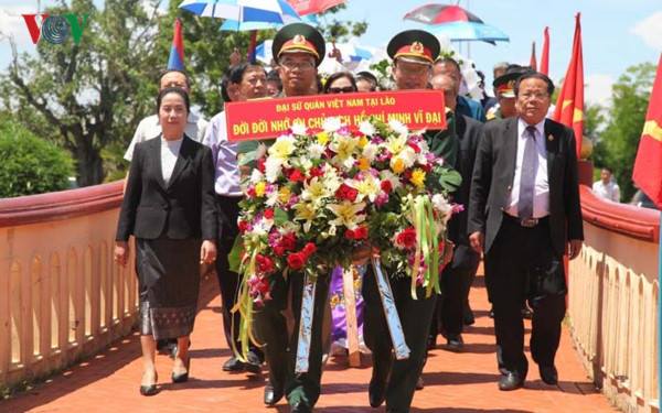 Ceremony marked President Ho Chi Minh’s birthday in Laos