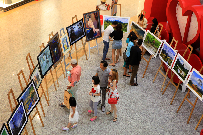 Exhibition on Vietnamese, Myanmar cultures, people helps promoting cultural exchange