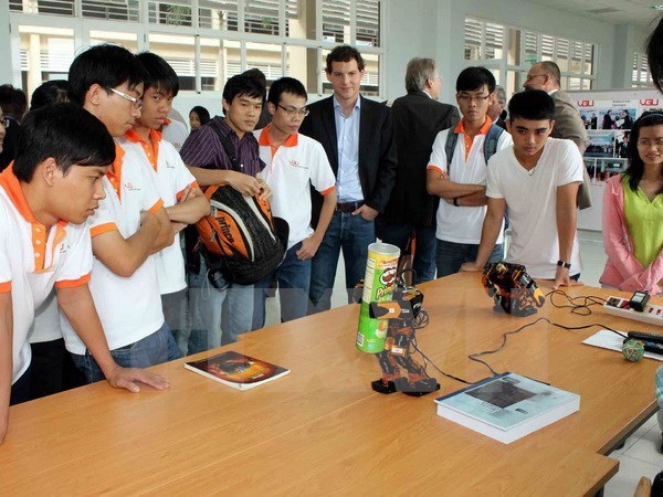 Mekong Delta students get German state’s scholarships