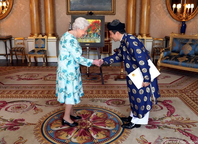 Vietnamese Ambassador to UK presents credentials | Vietnam Times