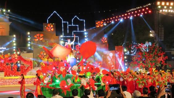 red flamboyant flower festival kicks off in hai phong