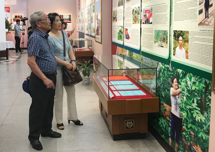 exhibition honours followers of late president ho chi minhs example