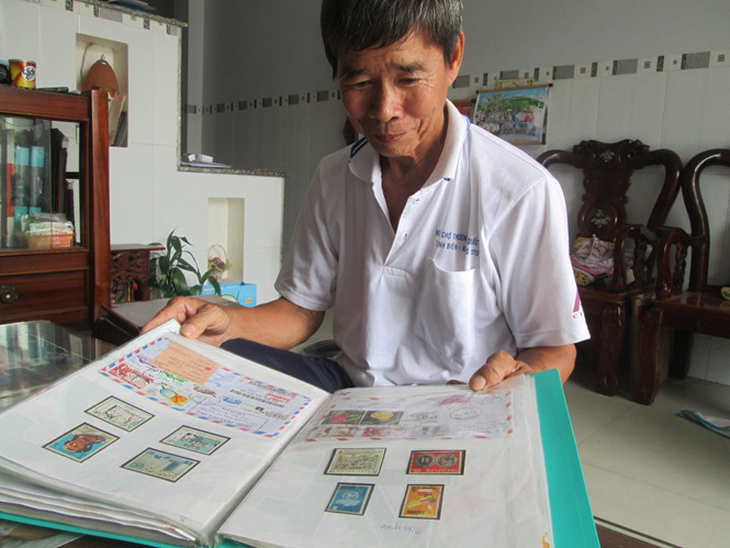 farmer promotes hoang sa truong sa archipelago stamps to world public