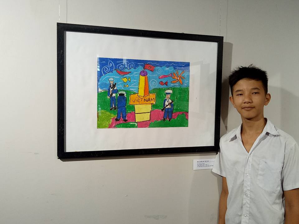 da nang exhibition showcases disabled kids paintings