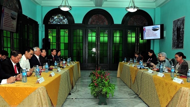 Vietnam, Cuba share experience in policymaking