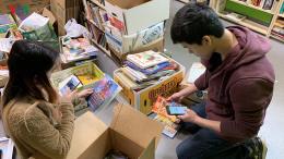 vietnamese professor brings high quality english books to children