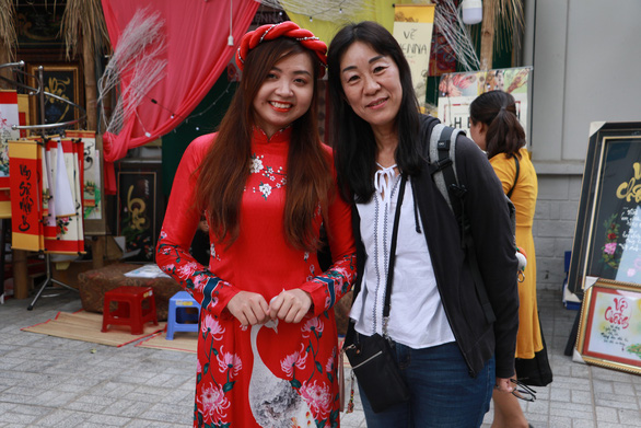 Foreigners embrace Vietnamese traditions of Tet