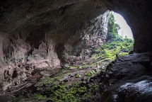 son doong cave chosen as one of seven new wonders of the world by conde nast traveler