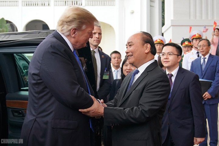 PM Phuc greets US President Donald Trump