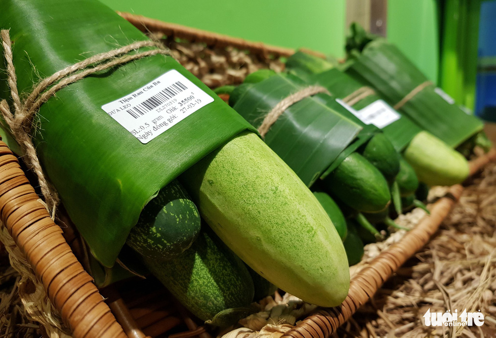 Saigon grocery store shuns plastics to wrap products in banana leaves