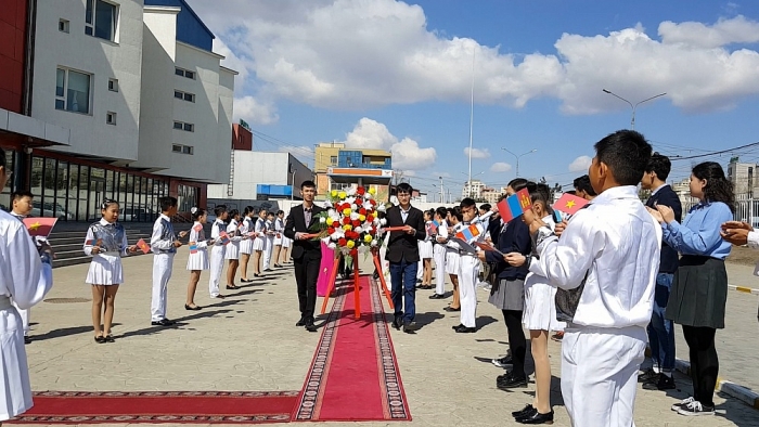 President Ho Chi Minh’s birthday marked abroad
