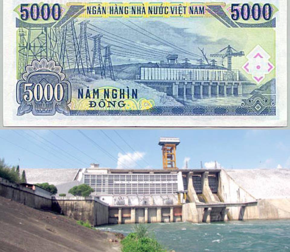 Famous Vietnamese attractions described on bank notes