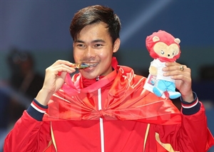 Fencing brings first gold to Vietnam at 28th SEA Games