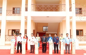 Vietnam helps build Vietnamese-teaching centre in Laos