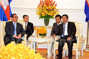 Vietnam vows to forge stronger ties with Cambodia
