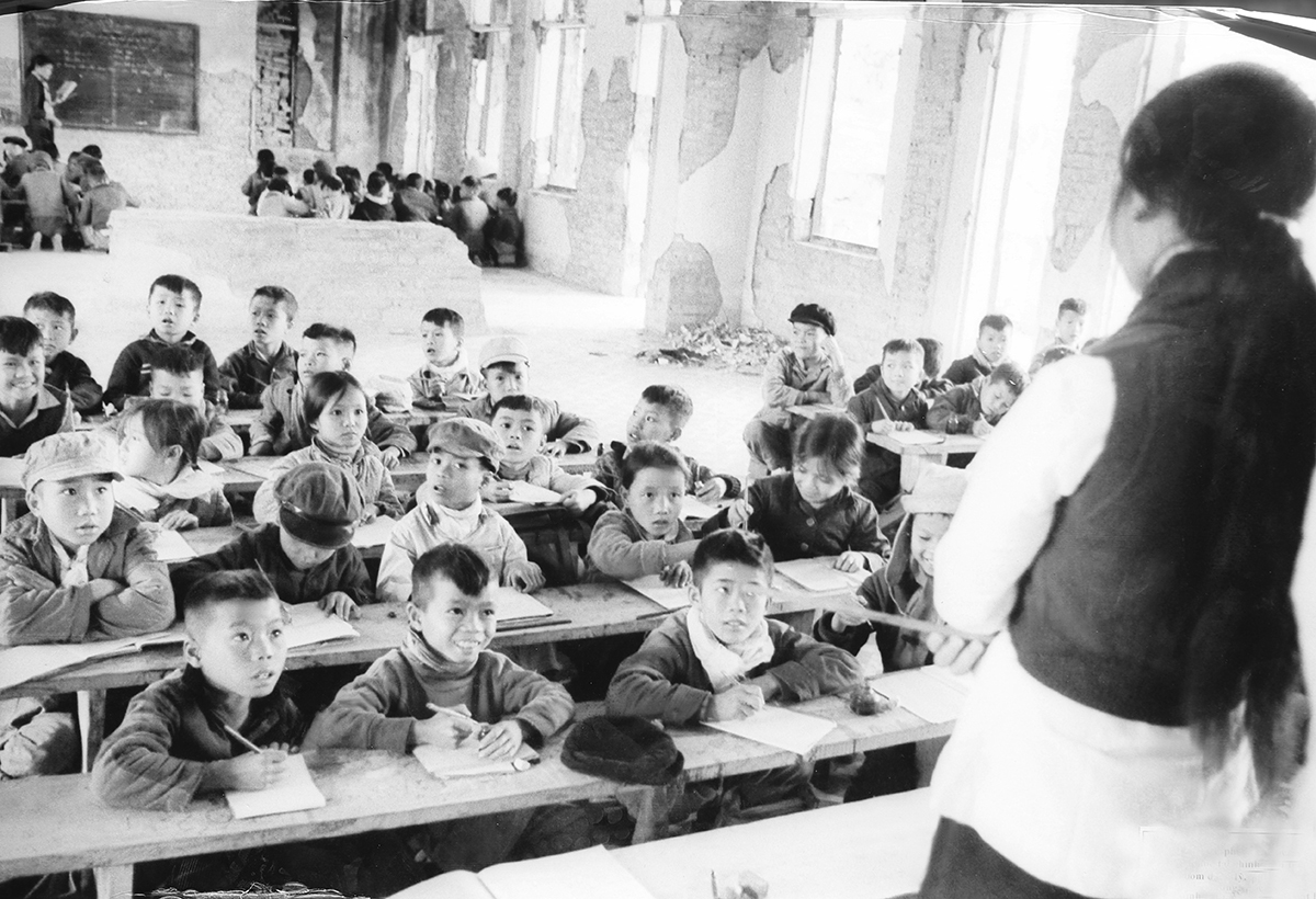 photos vietnam children during wartime