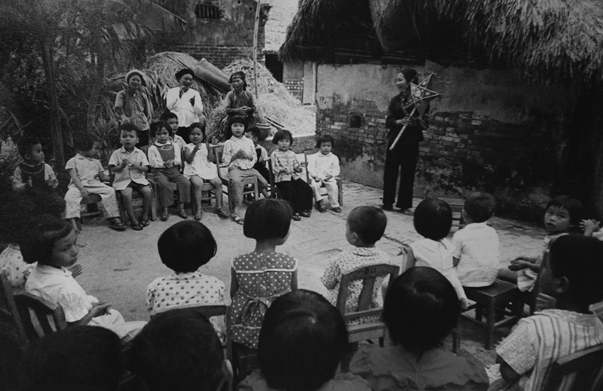 Photos: Vietnam children during wartime