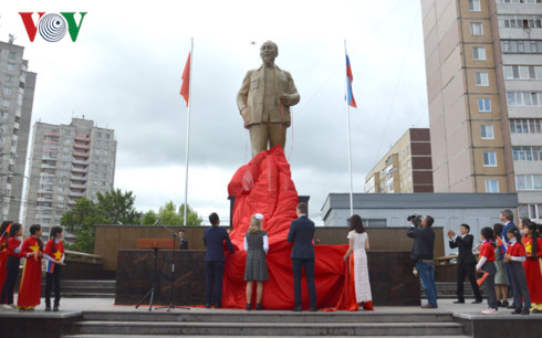 Uncle Ho’s statue inaugurates in Lenin’s hometown
