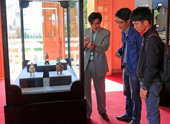 Nguyen Dynasty’s treasures on display in Da Lat