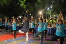 vietnamese people celebrate international yoga day