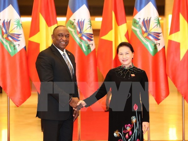 Vietnam, Haiti parliament heads in talks, step up legislative ties