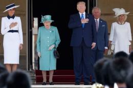 president trump meets queen after calling london mayor stone cold loser