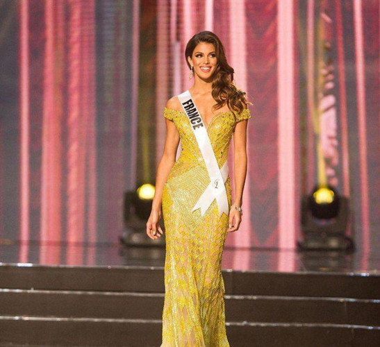 Yellow evening gown worn by Vietnamese beauty wins Miss Universe award