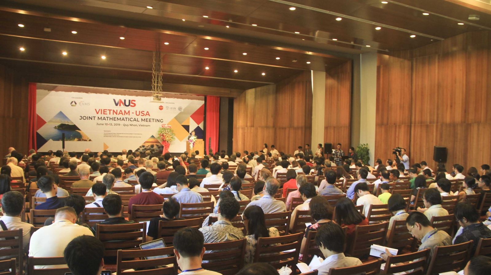 Vietnam-US mathematical conference opens in Binh Dinh