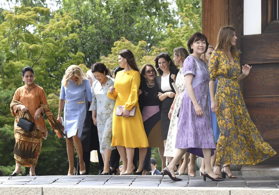 Spouses of G20 leaders visit Kyoto famous temple
