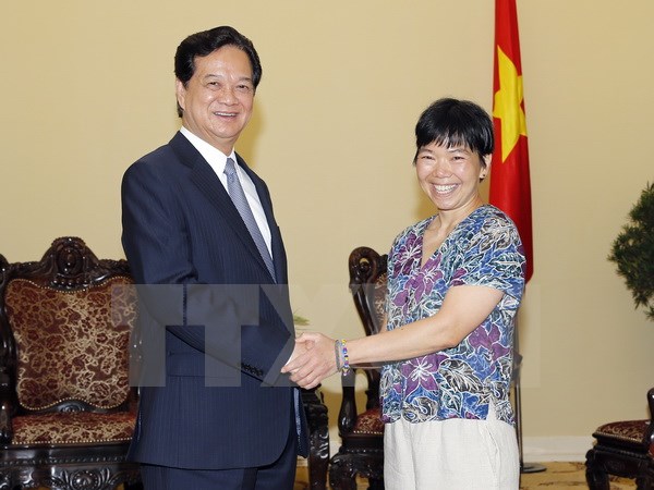 pm receives vietnamese american astronomer luu le hang