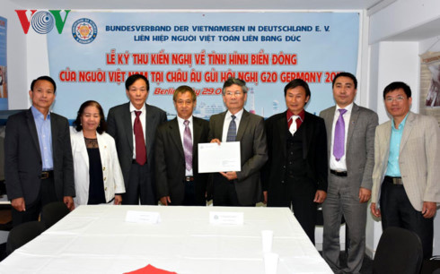 vietnamese in germany petition angela merkel for bringing east sea issue to g20 summit
