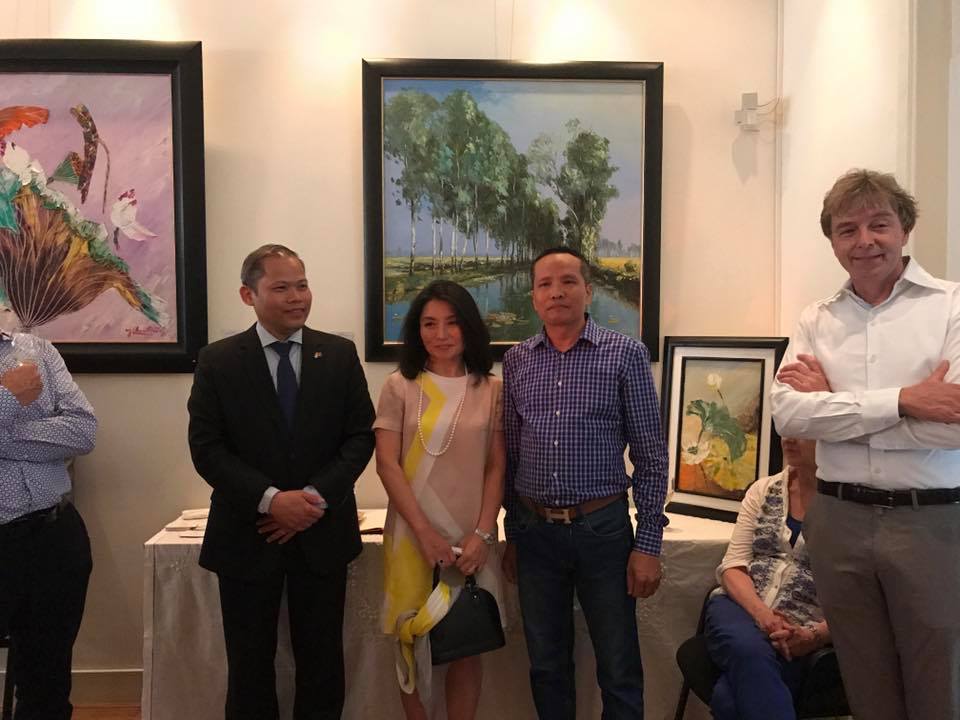 Painting exhibition introduces Vietnam’s beauties to Dutch people