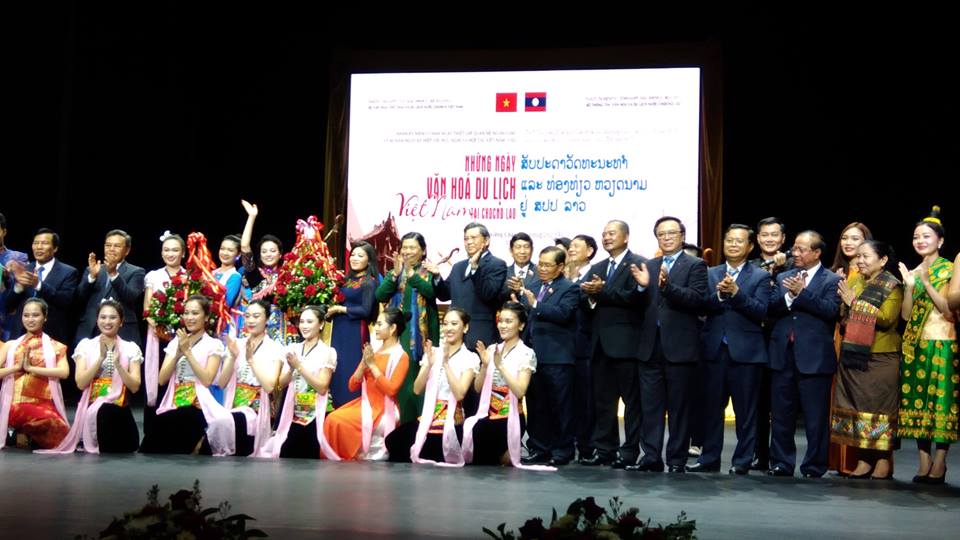 Vietnam tourism culture days debut in Laos